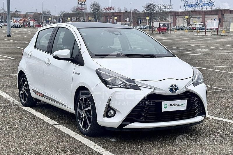 Usata Toyota Yaris Hybrid Trend 73 CV (53 kW) 2019 Bianco Utilitaria