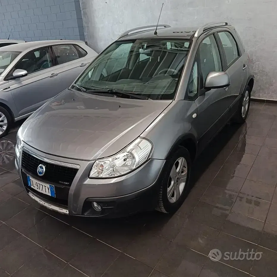 Usata Fiat Sedici Emotion 120 CV (88 kW) 2008 Grigio SUV