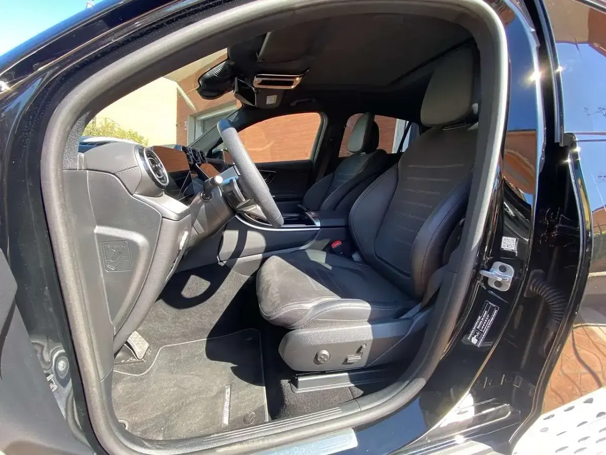 Usata Mercedes GLC300 Premium Plus 245 CV (180 kW) 2024 Nero SUV