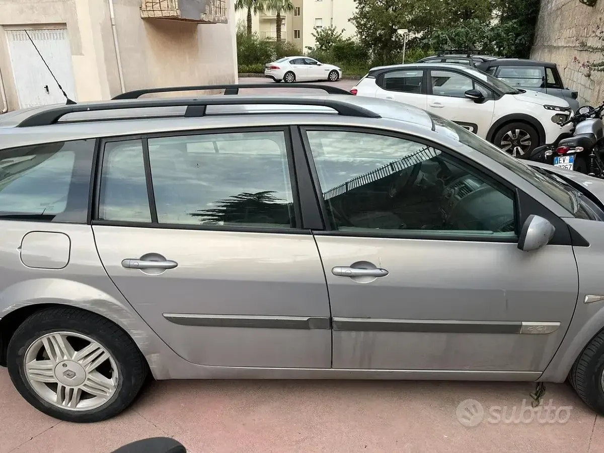 Usata Renault Mégane GrandTour 110 CV (80 kW) 2005 Grigio Station wagon