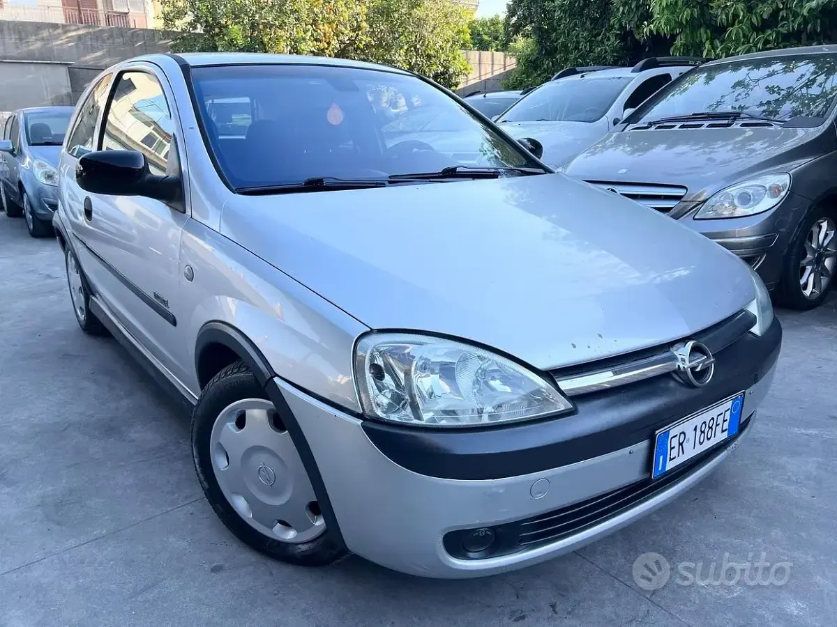 Usado Opel Corsa Enjoy 75 HP (55 kW) 2003 Cinzento Citadino