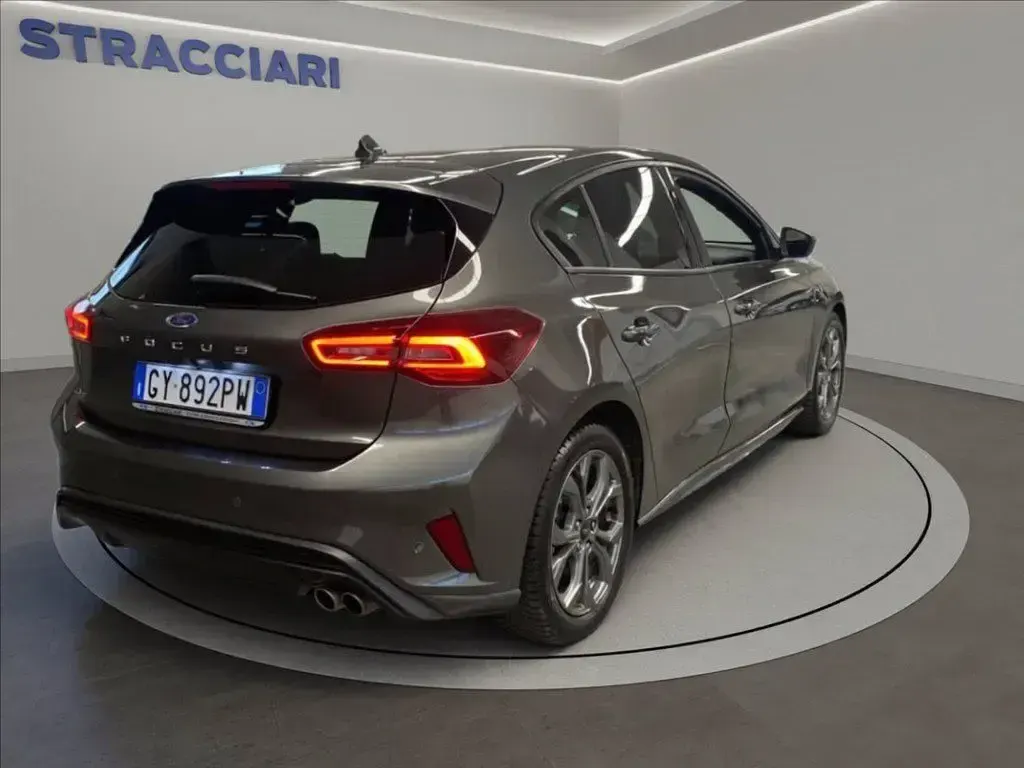 Usata Ford Focus ST-Line 116 CV (85 kW) 2025 Grigio metallizzato Berlina