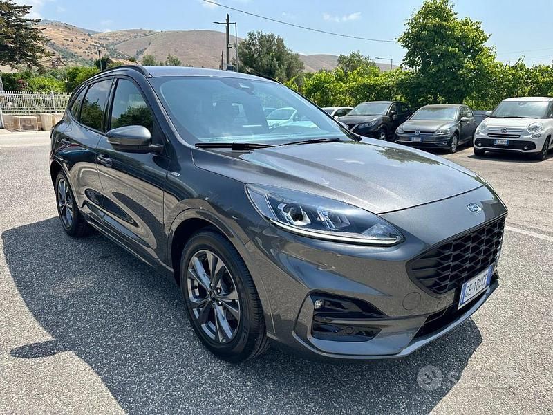 Usata Ford Kuga ST-Line 120 CV (88 kW) 2021 Grigio SUV