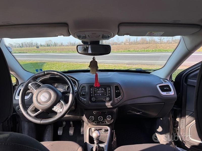 Usata Jeep Compass 120 CV (88 kW) 2018 Grigio SUV