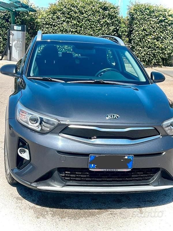 Usata Kia Stonic Style 100 CV (73 kW) 2020 Grigio SUV