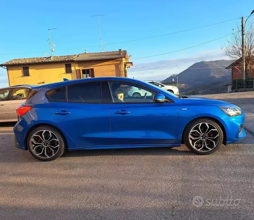 Usata Ford Focus ST-Line 120 CV (88 kW) 2019 Bluazzurro Berlina