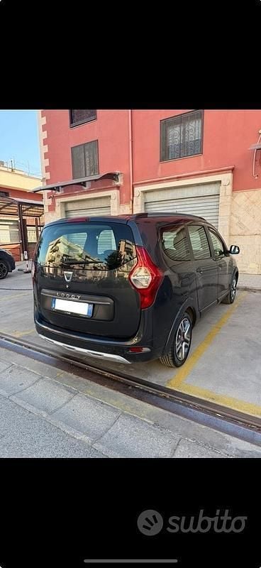 Usata Dacia Lodgy Stepway 116 CV (85 kW) 2019 Grigio Monovolume