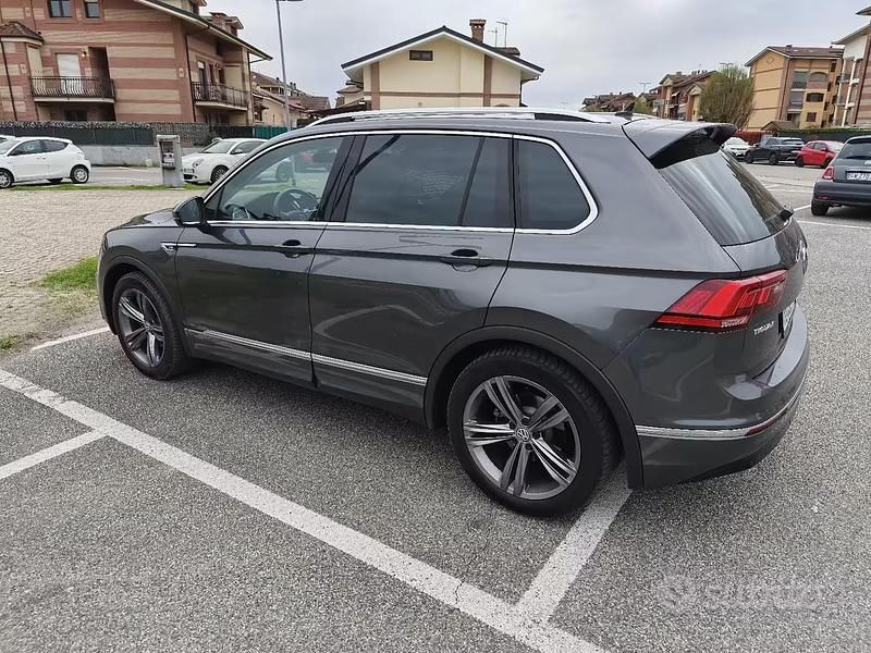 Usata VW Tiguan Sport 125 CV (91 kW) 2018 Grigio SUV