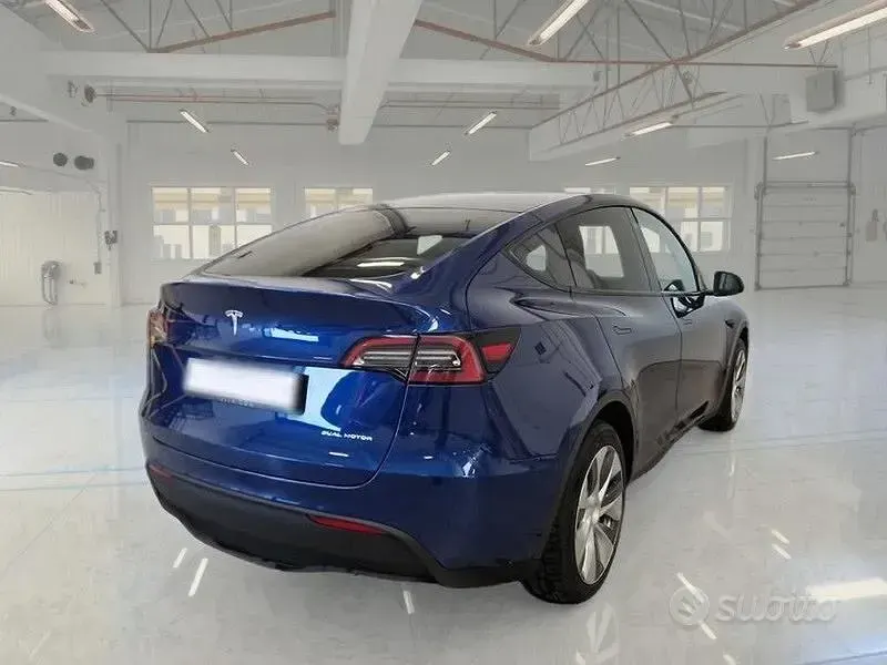 Usata Tesla Model Y 152 kW (208 CV) 2023 Bluazzurro SUV