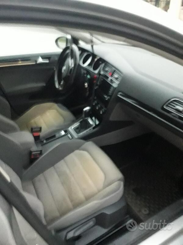 Usata VW Golf VII 110 CV (80 kW) 2014 Grigio Station wagon
