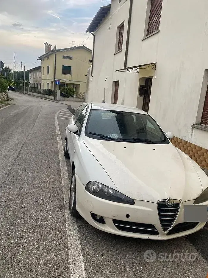 Usata Alfa Romeo 147 120 CV (88 kW) 2008 Bianco Utilitaria