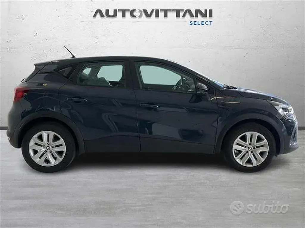 Usata Renault Captur Zen 101 CV (74 kW) 2022 Blu scuro SUV