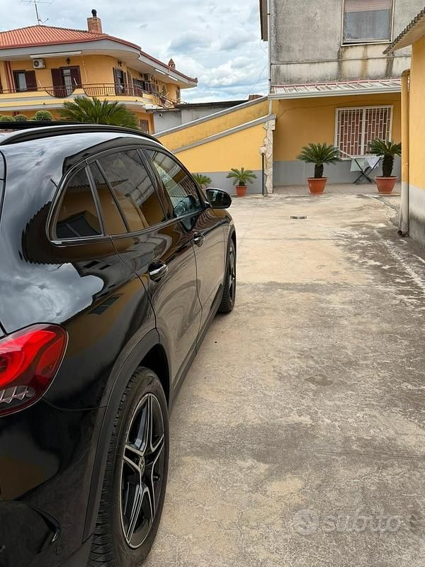 Usata Mercedes GLA200 Premium 150 CV (110 kW) 2022 Nero SUV