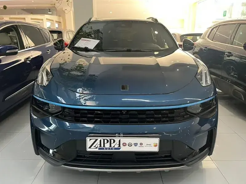Usata Lynk & Co 01 179 CV (131 kW) 2023 Blu SUV