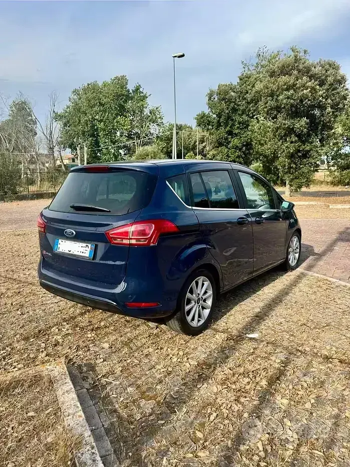 Usata Ford B-MAX Titanium 87 CV (63 kW) 2016 Bluazzurro Monovolume