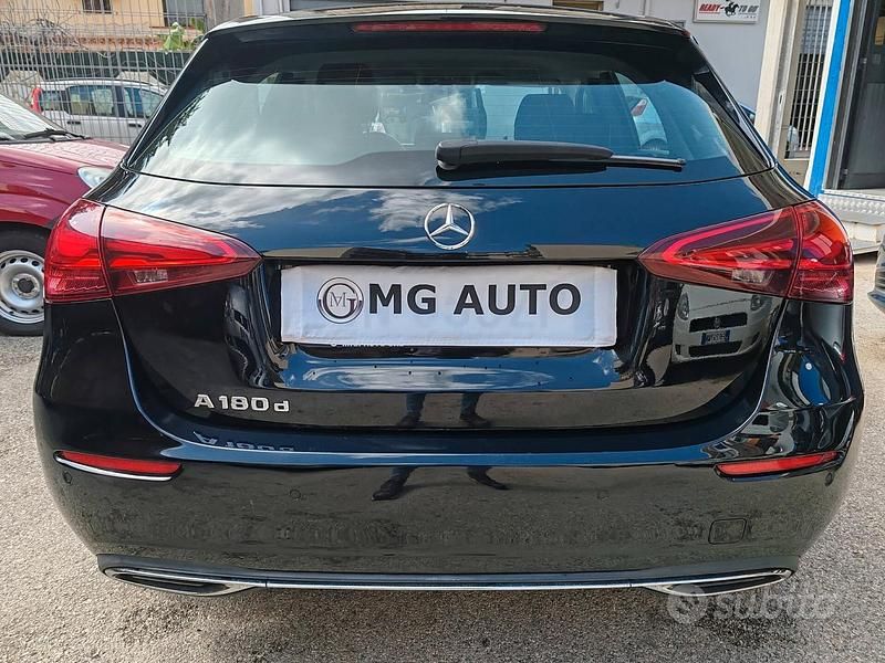 Usata Mercedes A180 115 CV (84 kW) 2023 Nero Berlina