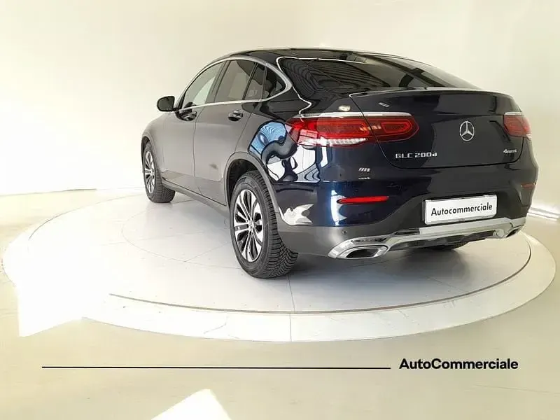 Usata Mercedes GLC200 Business 163 CV (119 kW) 2021 Blu SUV