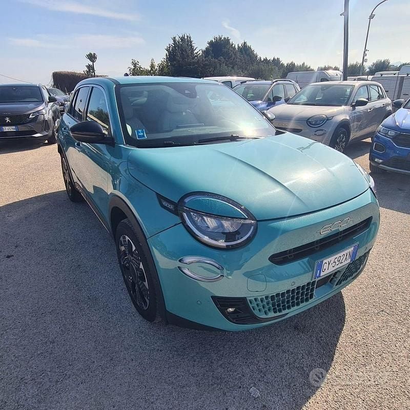 Usata Fiat 600 La Prima 110 CV (80 kW) 2025 Blu SUV