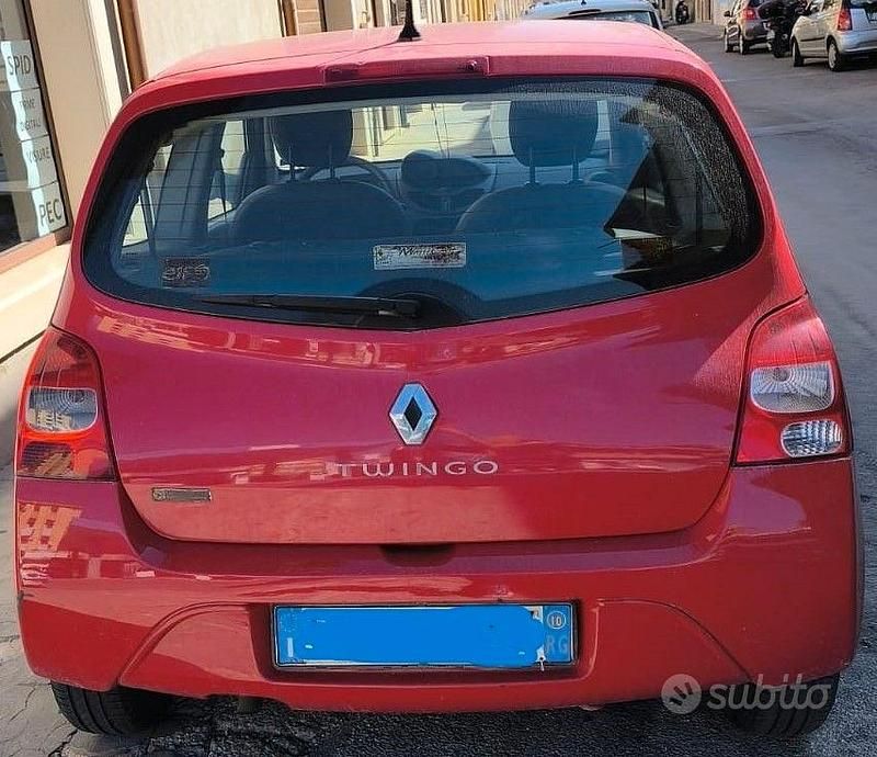 Usata Renault Twingo 75 CV (55 kW) 2010 Rosso Utilitaria