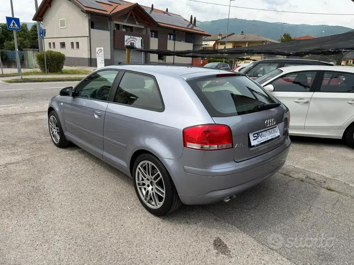 Usado Audi A3 105 CV (77 kW) 2007 Azul Utilitario