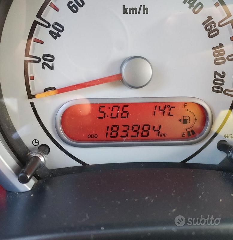 Usata Opel Agila Enjoy 68 CV (50 kW) 2009 Nero Utilitaria