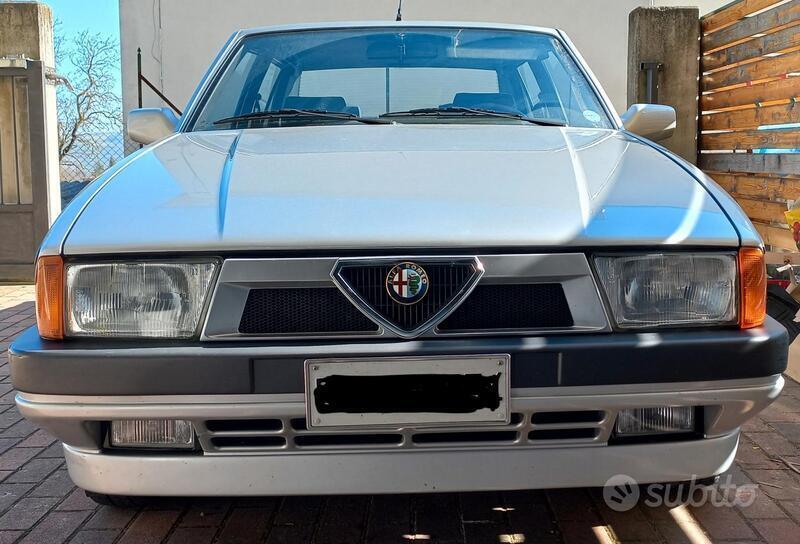 Usato 1991 Alfa Romeo 75 1.8 Benzin 120 CV (13.000 €)