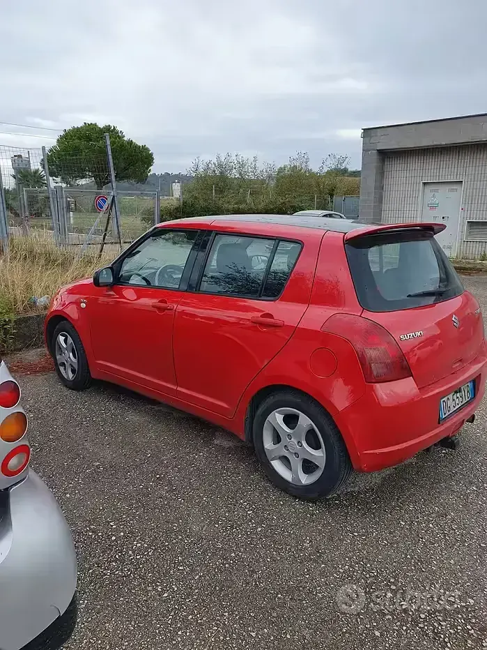 Usata Suzuki Swift 92 CV (67 kW) 2007 Rosso Utilitaria