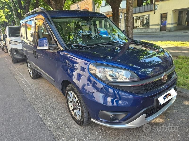 Usata Fiat Doblò Trekking 120 CV (88 kW) 2018 Blu Monovolume