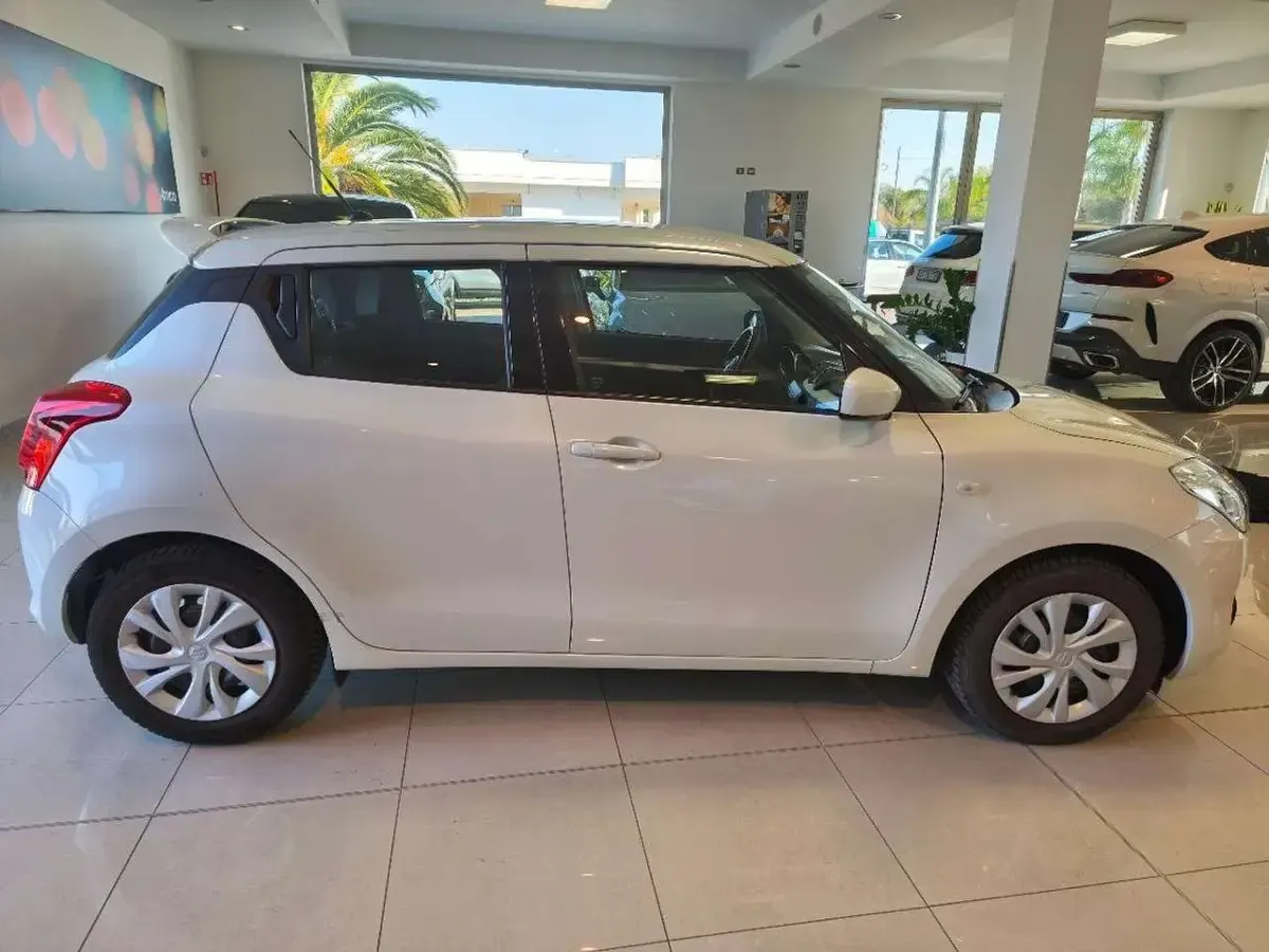 Usata Suzuki Swift 90 CV (66 kW) 2020 Bianco Utilitaria