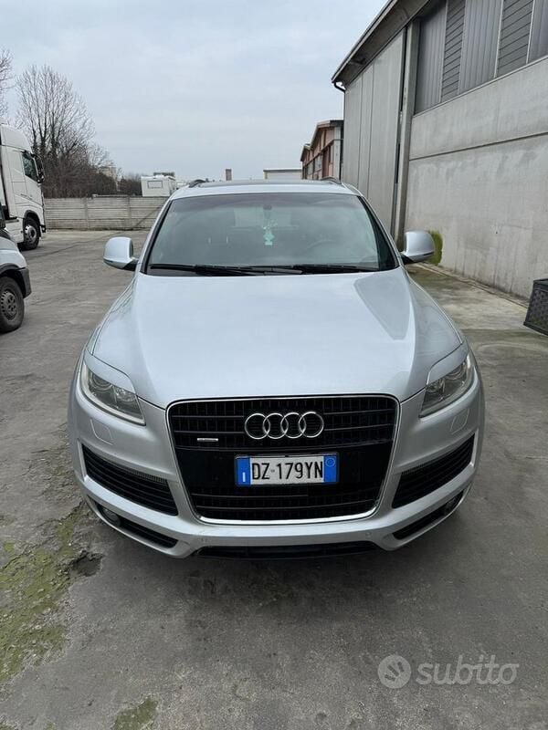 Grigio Usata 2010 Audi Q7 SUV | 11.000 € (Buon prezzo) - Immagine 1/4