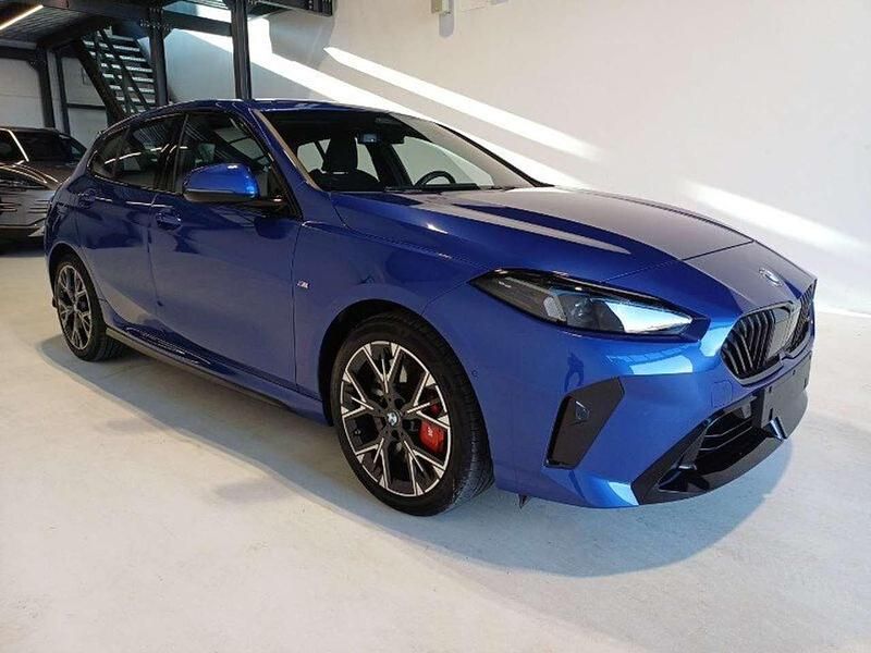 Blu/azzurro Usata 2025 BMW 118 M Sport Due volumi | 35.980 € (Buon prezzo) - Immagine 1/4