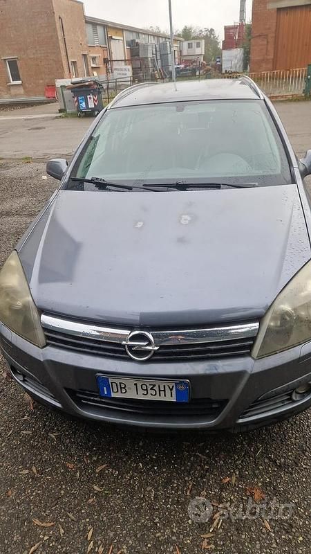Usata Opel Astra 82 CV (60 kW) 2006 Grigio Station wagon