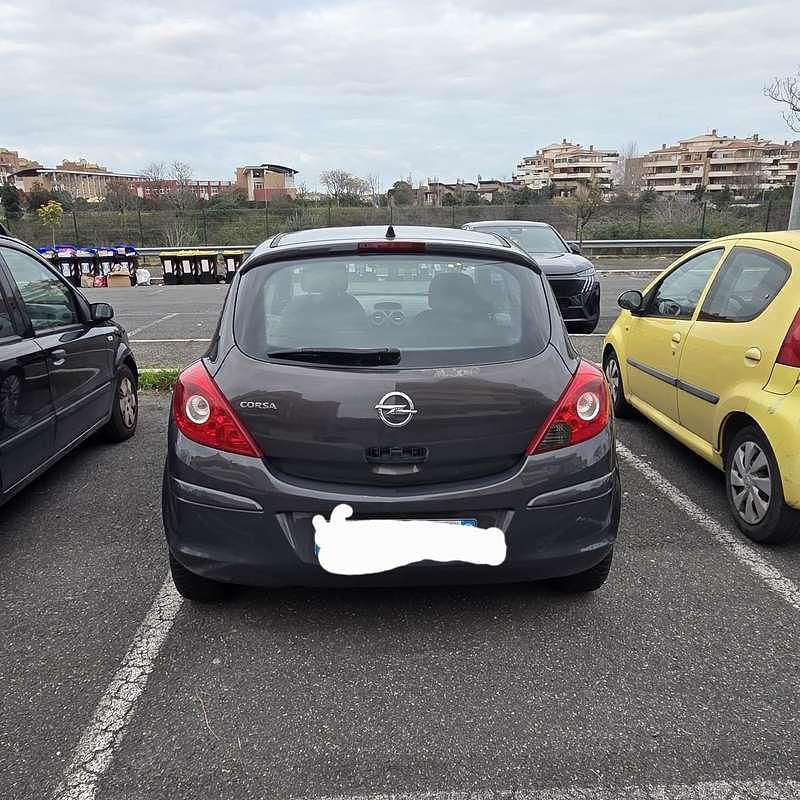 Usata Opel Corsa 86 CV (63 kW) 2013 Berlina