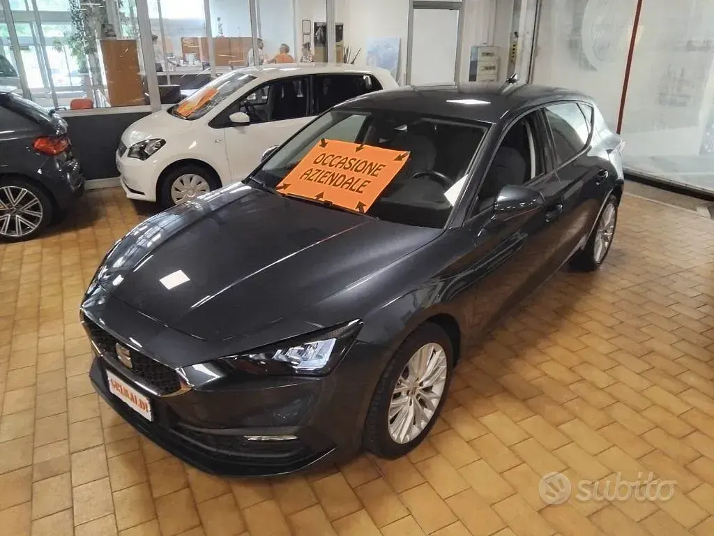 Usata Seat Leon Business 116 CV (85 kW) 2025 Magnetic tech / metallizzato Berlina