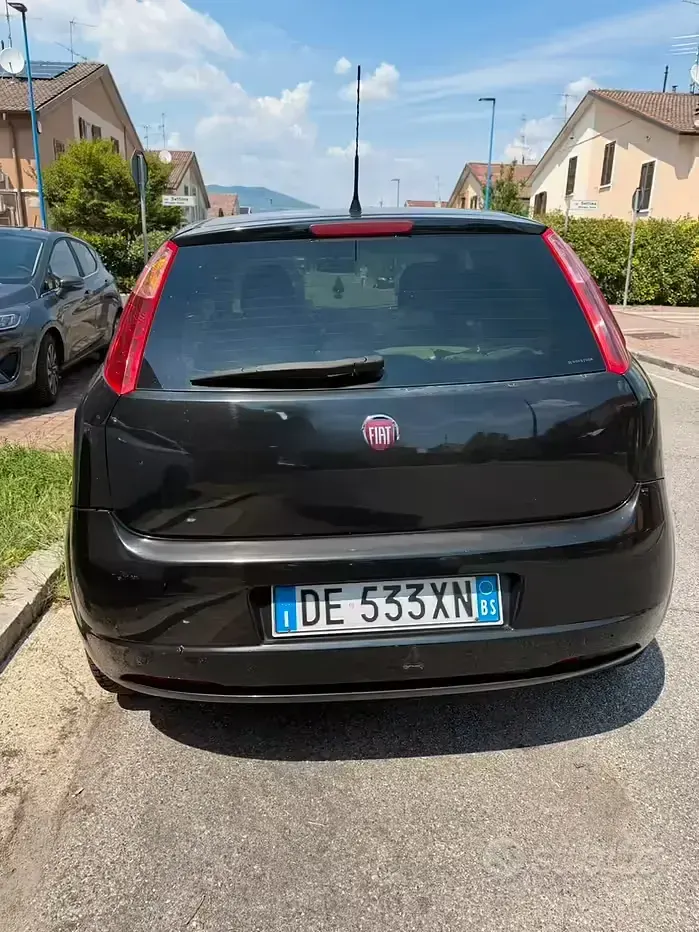 Usata Fiat Punto 65 CV (47 kW) 2006 Nero Utilitaria