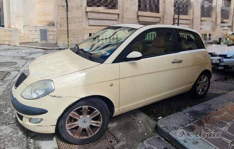 Usata Lancia Ypsilon 60 CV (44 kW) 2005 Utilitaria