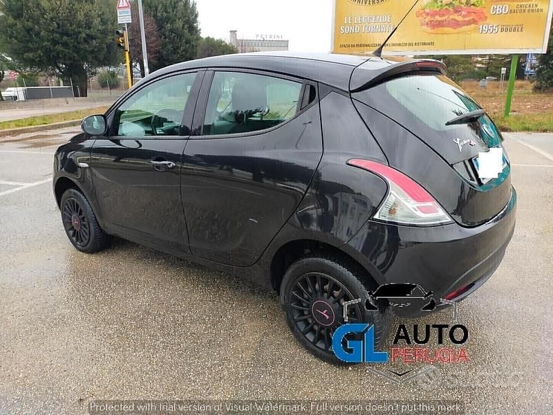 Usado Lancia Ypsilon 85 HP (62 kW) 2014 Preto Citadino