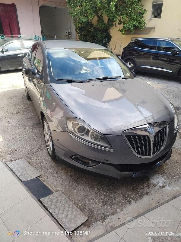 Usata Lancia Delta 120 CV (88 kW) 2010 Grigio Utilitaria