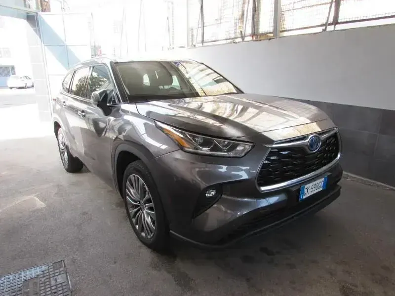 Usata Toyota Highlander Lounge 190 CV (139 kW) 2022 Grigio SUV