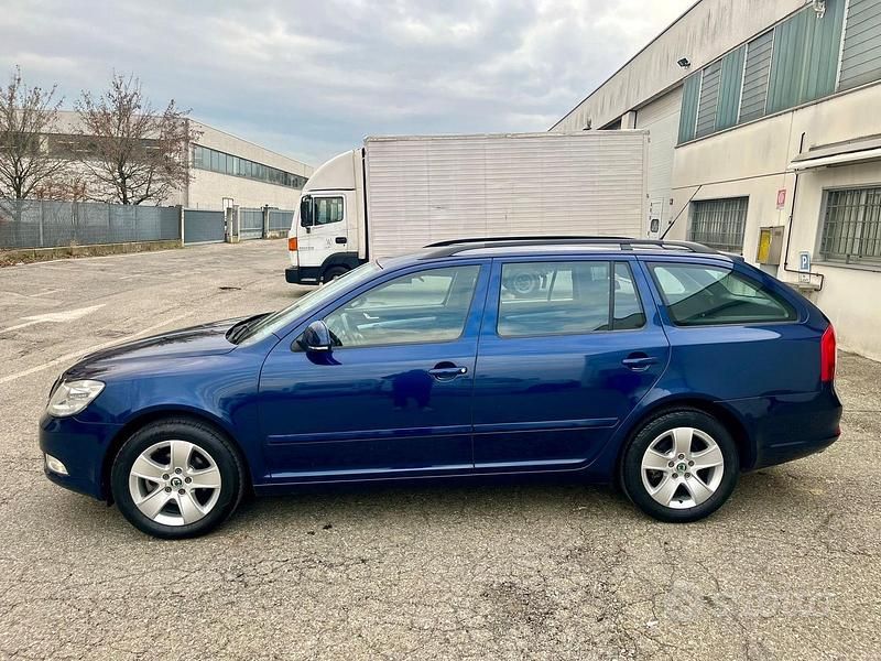 Usata Skoda Octavia 105 CV (77 kW) 2010 Blu Station wagon
