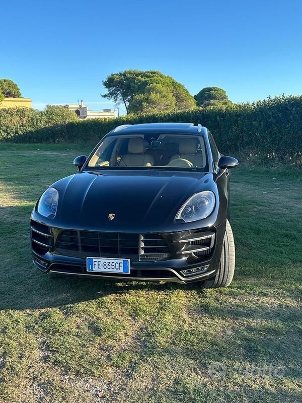 Nero Usata 2016 Porsche Macan SUV | 32.000 € - Immagine 1/4