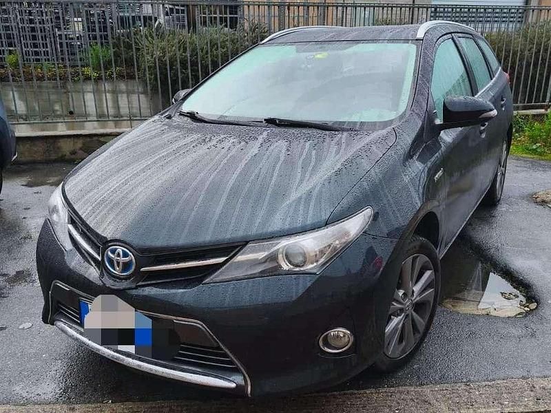 Usata Toyota Auris Hybrid Active 99 CV (72 kW) 2014 Station wagon