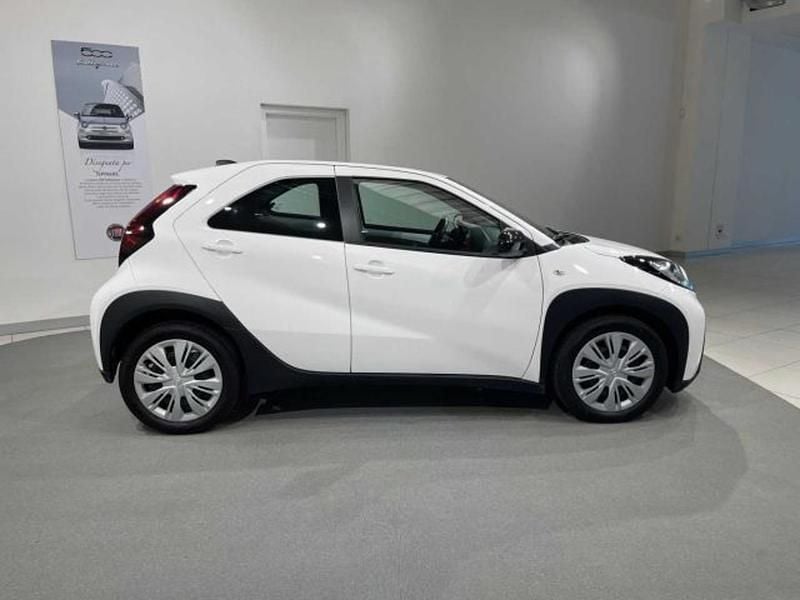 Usata Toyota Aygo X Active 72 CV (52 kW) 2022 Bianco SUV