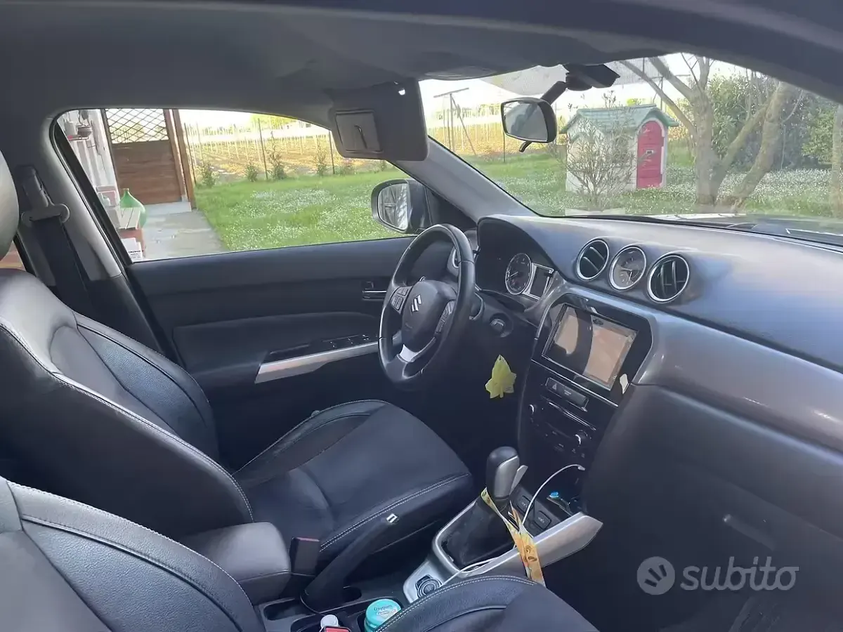 Usata Suzuki Vitara 120 CV (88 kW) 2017 Nero SUV