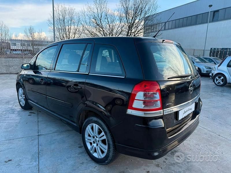 Usata Opel Zafira Cosmo 94 CV (69 kW) 2008 Nero Monovolume
