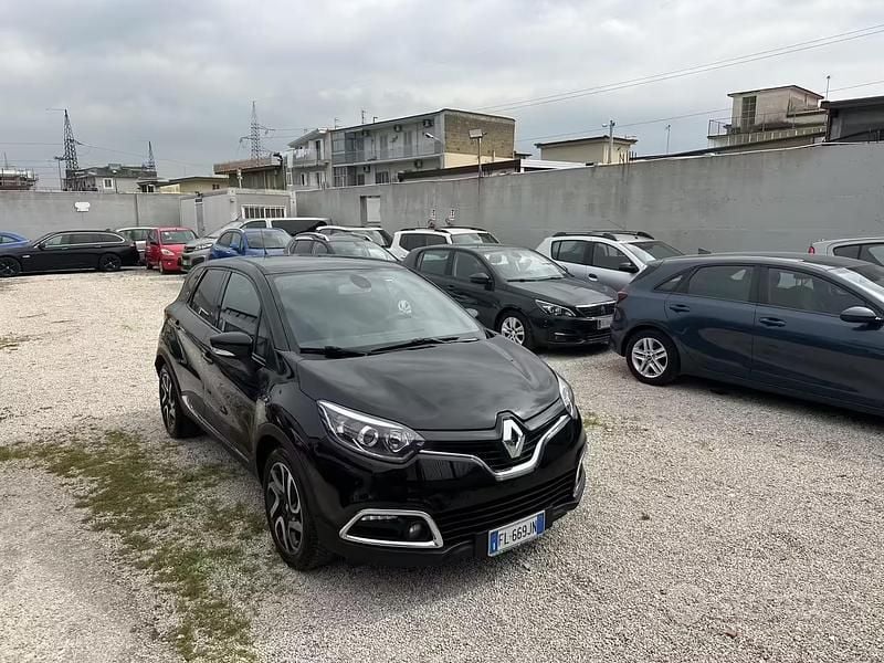 Usata Renault Captur 90 CV (66 kW) 2015 Nero SUV
