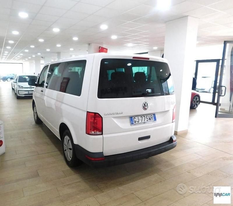 Usata VW Caravelle Trendline 110 CV (80 kW) 2022 Bianco Monovolume