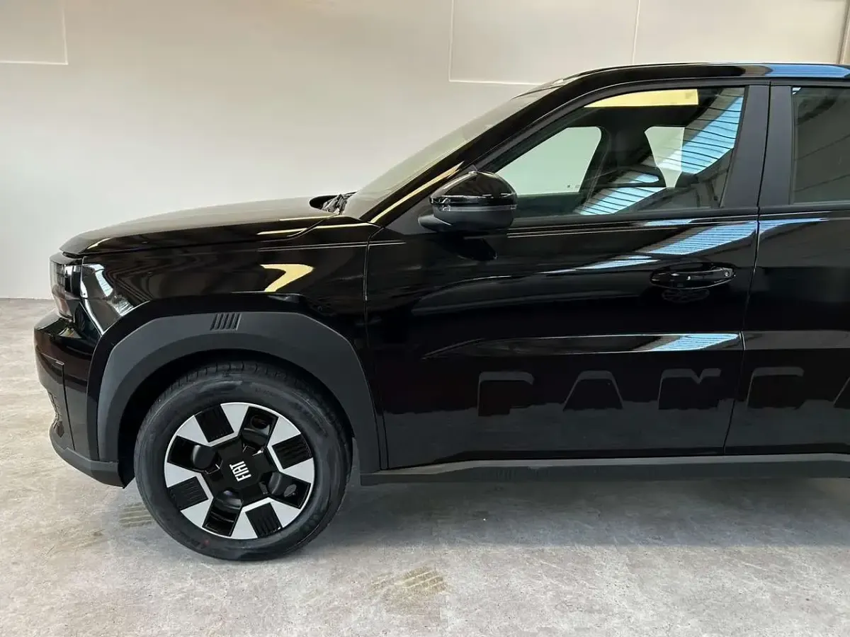 Nuova Fiat Grande Panda Icon 101 CV (74 kW) 2026 Nero Utilitaria