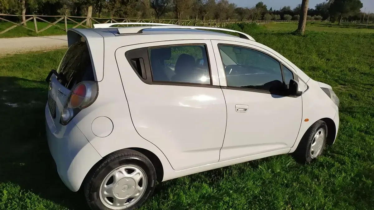 Begagnad Chevrolet Spark LS 82 HK (60 kW) 2010 Vit Halvkombi