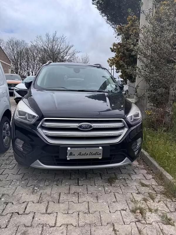 Usata Ford Kuga Titanium 150 CV (110 kW) 2018 Nero SUV